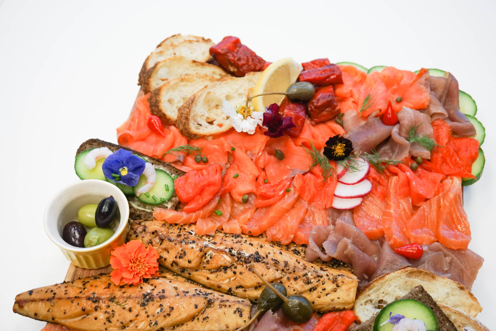 photo of the holiday seacuterie appetizer platter